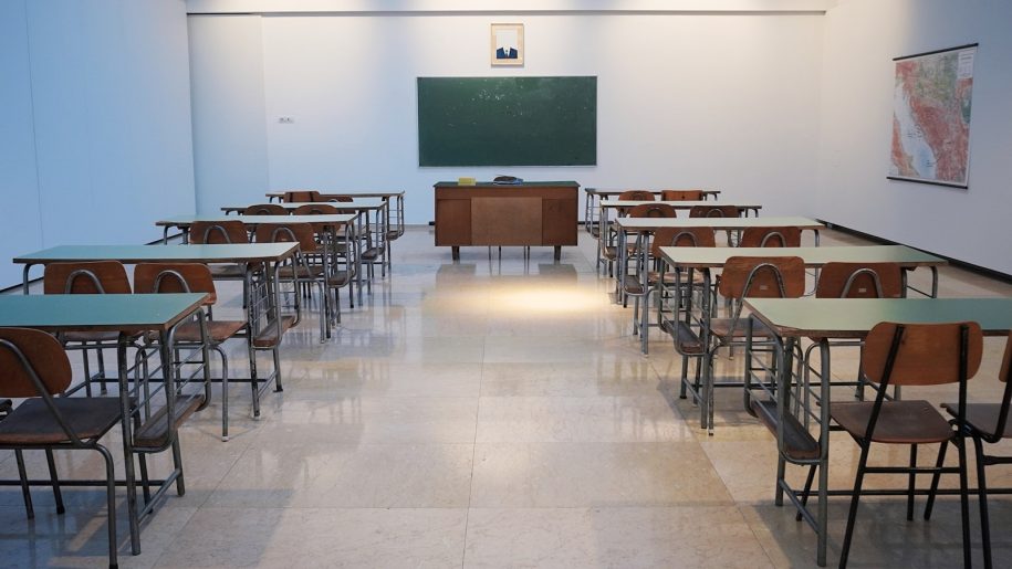 Empty classroom prepared for students returning to school in Oregon, featured in the Oregon back-to-school guide 2026